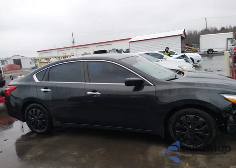 2017 Nissan Altima 2.5 S z USA, uszkodzony, nr VIN 1N4AL3APXHC206600